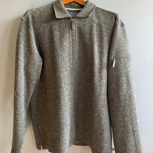 Facconable full zip whole sweater
